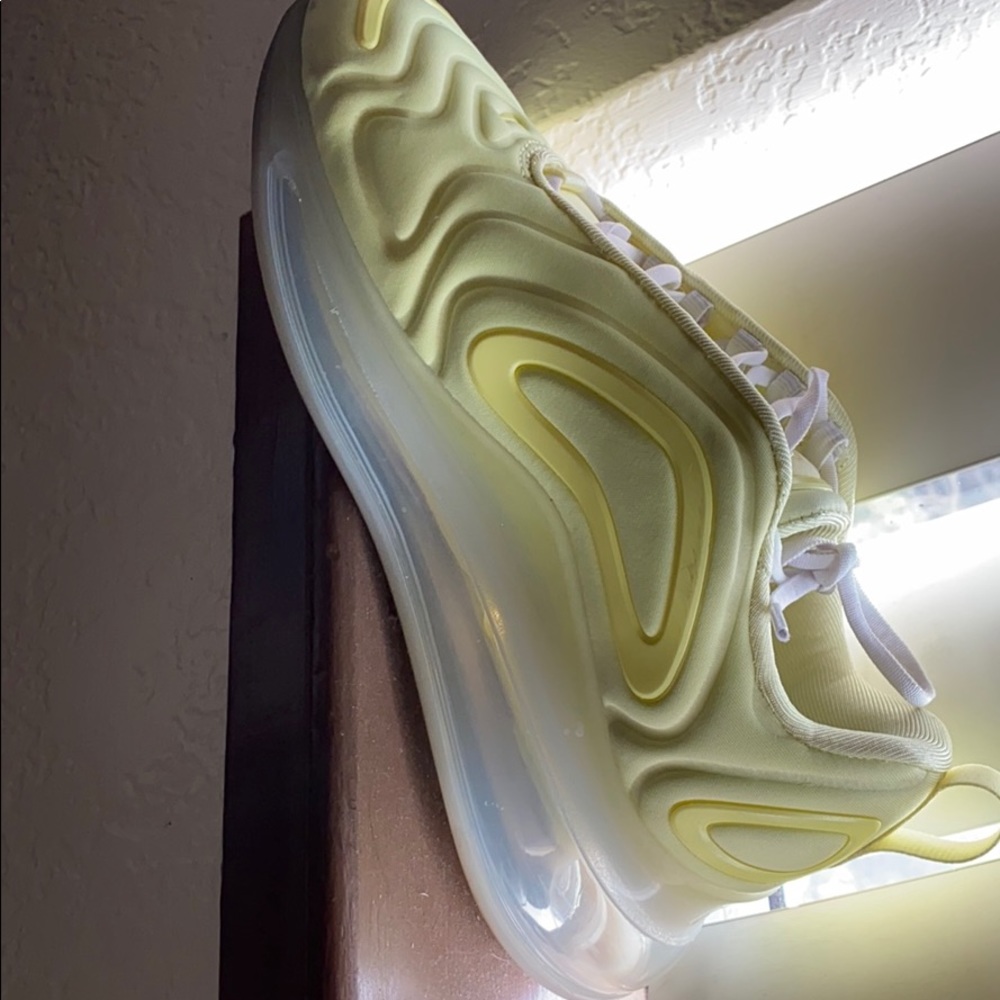 NIKE- AIR MAX 720 Woman- sneakers